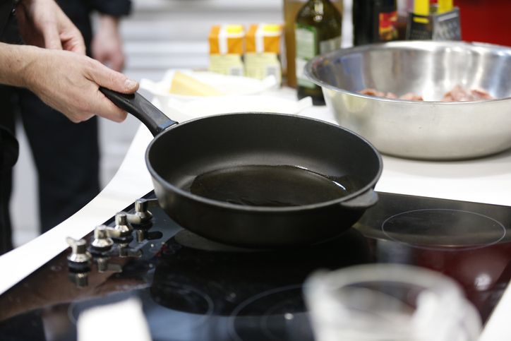 7 Tips Memasak dari Chrissy Teigen yang Gampang Dicontek