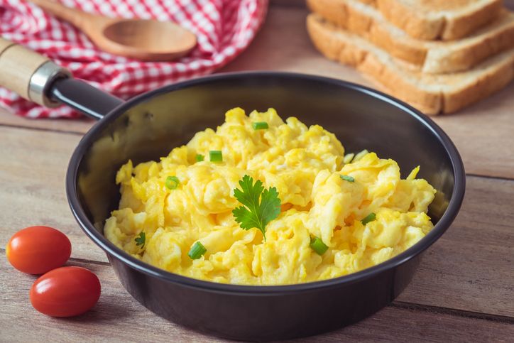 7 Tips Memasak dari Chrissy Teigen yang Gampang Dicontek