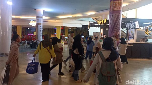 TSM Makassar tetap ramai pengunjung meski libur lebaran telah usai. Urwatul Wutsqaa/detikSulsel
