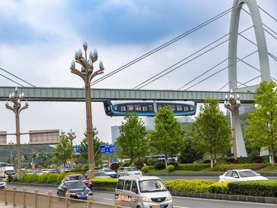 Wuhan Kini Punya Monorel Gantung, Begini Penampakannya