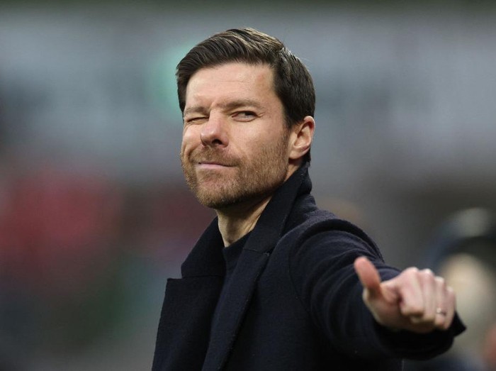 LEVERKUSEN, GERMANY - MARCH 19: Xabi Alonso, Head Coach of Bayer 04 Leverkusen, reacts during the Bundesliga match between Bayer 04 Leverkusen and FC Bayern München at BayArena on March 19, 2023 in Leverkusen, Germany. (Photo by Dean Mouhtaropoulos/Getty Images)