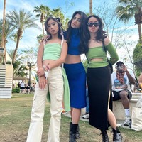 Adinda sendiri terlihat selalu tampil stylish dan tak kalah dari putrinya. Meski sudah memiliki anak namun tubuh Adinda masih terlihat begitu ramping. Foto: Instagram/@adindabakrie