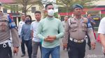 Potret AKBP Achiruddin yang Tak Diborgol saat Digiring ke Ruang Pemeriksaan