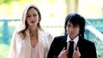 Gaya Anggun Angelina Jolie Ajak Anak Bertemu Joe Biden
