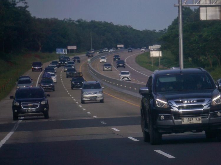 Potret One Way Arus Balik di Tol Semarang-Batang