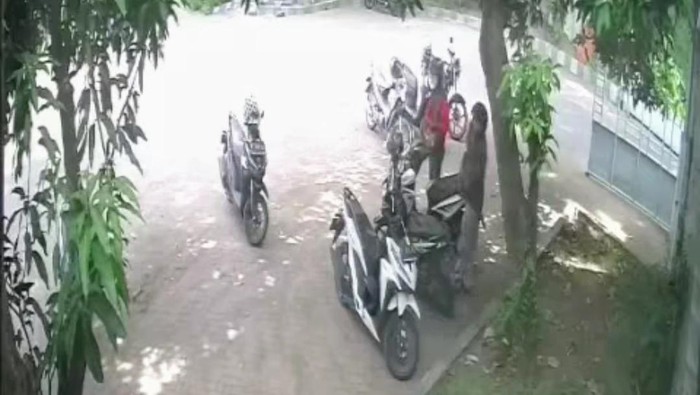 Dua maling motor beraksi di halaman kantor Pemkab Situbondo
