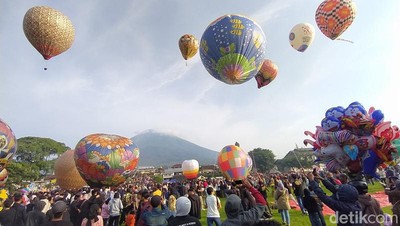 Potret Warna-warni Festival Balon Udara di Temanggung