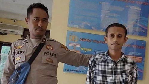 Guru Sekolah Minggu pelaku pencabulan siswi SD di Kupang (kanan).