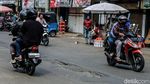 Hati-hati! Jalan di Kebayoran Lama Ini Rusak