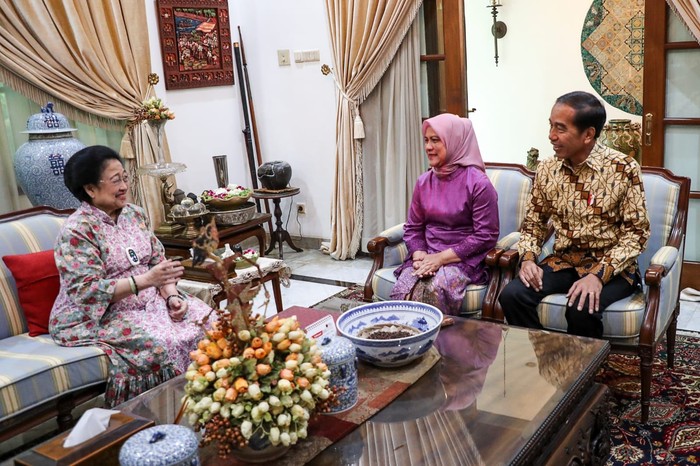 Jokowi Halalbibahal ke Rumah Megawati Jokowi Halalbibahal ke Rumah Megawati