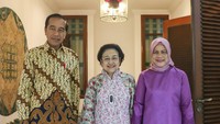 Halalbihalal Jokowi dan Megawati di kediaman Megawati Soekarnoputri di Jalan Teuku Umar, Menteng Jakarta Pusat, Kamis (27/4/2023).Kunjungan Jokowi dan Iriana tersebut merupakan kunjungan silaturahmi tengah suasana Idul Fitri 1444 H. Megawati didampingi Sekjen DPP PDIP Hasto Kristiyanto. (Dok. PDIP)