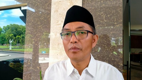 Pemprov NTB meminta Pemkab Lombok Tengah turun tangan menangani persoalan parkir liar di Mandalika.