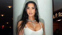 Kim Kardashian saat tiba di acara Time 100 Gala di New York, AS. WWD via Getty Images/Lexie Moreland