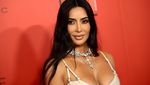 Saat Kim Kardashian Pamer Lekuk Tubuh
