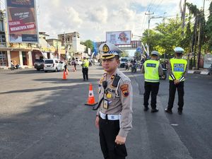 Terobosan Kompol Doddy Bikin Layanan Perpanjang SIM Drive-thru di Batang