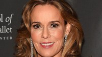 Julia Koch menjadi wanita terkaya nomor dua di bumi dengan harta sebanyak US$ 59 miliar atau setara dengan Rp 885 triliun. Adapun sumber kekayaannya berasal dari warisan yang ditinggalkan oleh almarhum suami, David Koch, yang meninggal pada 2019 lalu. Diketahui bahwa almarhum suaminya tersebut merupakan konglomerat pemilik Koch Industries. Ben Gabbe/Getty Images.