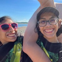 Inilah potret Lupita, Carmen dan Daniel. Mereka selalu bersama-sama. Foto: dok. Instagram/@carmen_andrade2000