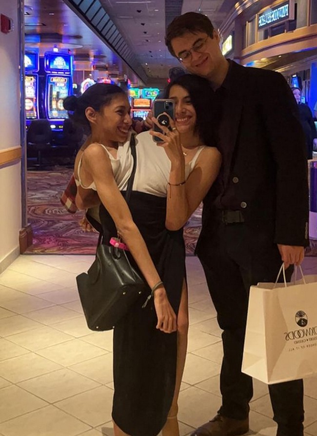 Hidup berdampingan dengan saudari kembarnya yang memiliki pacar, otomatis membuat Lupita mau tidak mau ikut berada di tengah-tengah saat Carmen dan kekasihnya Daniel pacaran. Foto: dok. Instagram/@carmen_andrade2000