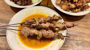 Maknyus! Sate Klatak Kang Ustadzi di Bantul Pakai Kambing 8 Bulan