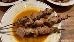 Maknyus! Sate Klatak Kang Ustadzi di Bantul Pakai Kambing 8 Bulan
