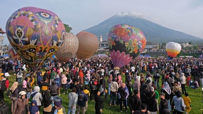 Meriahnya Festival Balon Udara Tradisional di Temanggung