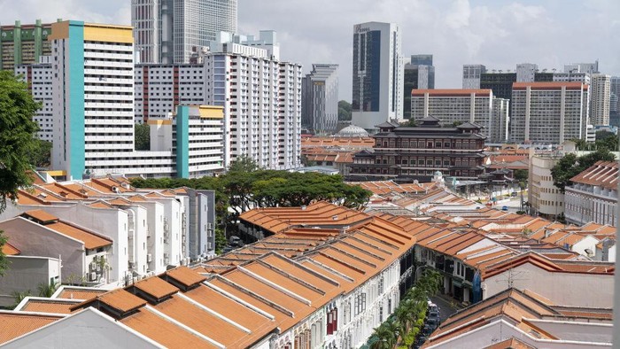Pemerintah Singapura menaikkan nilai pajak pembelian properti pribadi bagi orang asing dengan menggandakan bea meterai hingga 60%.