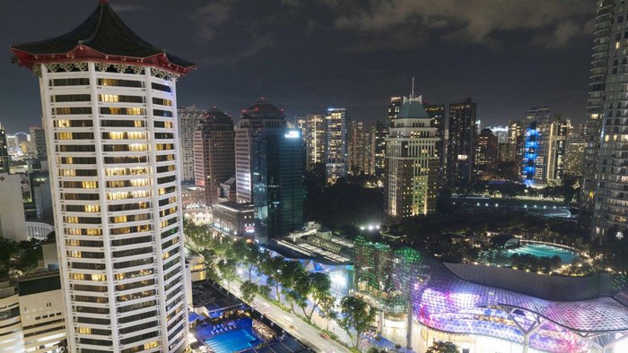 Pemerintah Singapura menaikkan nilai pajak pembelian properti pribadi bagi orang asing dengan menggandakan bea meterai hingga 60%.