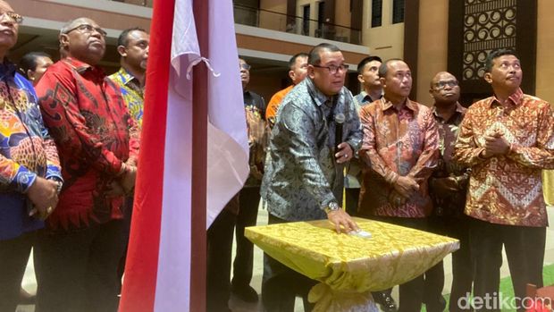 Peresmian Logo Provinsi Papua Barat Daya oleh Pj. Gubernur Mohammad Musa'ad.