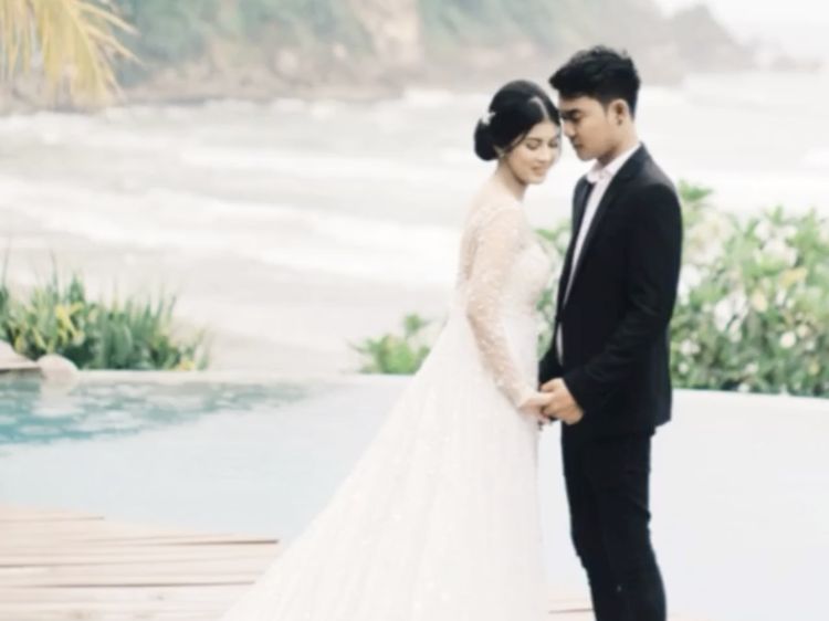 Foto Pernikahan Tri Suaka dan Nabila Maharani, Akad di Pinggir Tebing