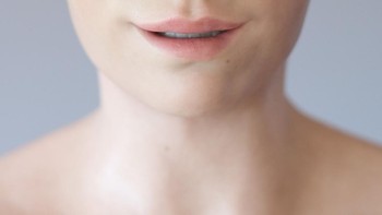 Ia juga telah dibekali teknologi untuk menilai emosi manusia dengan menganalisis parameter seperti frekuensi suara, perubahan suhu pada kulit yang terlihat dalam inframerah atau frekuensi detak jantung.  