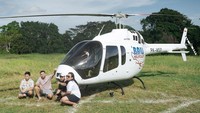 Ada Keanu AGL, Fadil Jaidi dan Alshad Ahmad yang sudah mencoba helikopter tersebut. Foto: instagram Raffi Ahmad