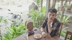 Resmi Menikah, Intip Momen Tri Suaka Nongkrong di Kafe hingga Warkop