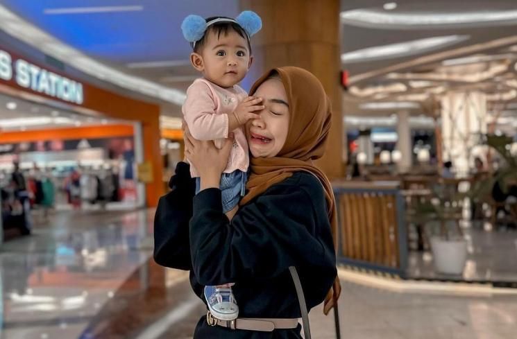 Ria Ricis Cari Chef Khusus Masak MPASI Untuk Putrinya, Netizen Auto Nyinyir