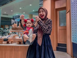 Ria Ricis Cari Chef Khusus Masak MPASI Untuk Putrinya, Netizen Auto Nyinyir