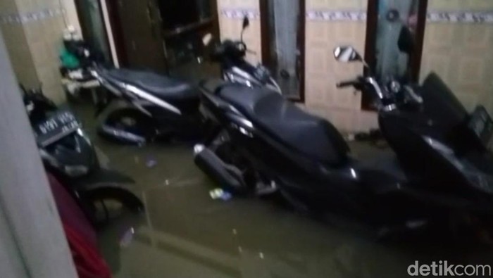 Rumah warga di Paseh, Kabupaten Bandung terendam banjir