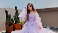 Pada 2016, Dinda Safay memutuskan untuk melepas hijab. Keputusan itu mendapatkan hujatan netizen. Foto: Instagram Dinda Safay