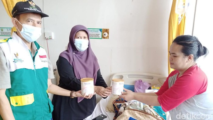 Seorang bayi asal Kecamatan Selaawi, Kabupaten Garut dilaporkan mengalami gagal tumbuh. Bayi tersebut kini dalam penanganan pemerintah, dan Pemda Garut berkomitmen untuk menanggung semua biaya penanganannya.