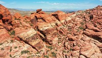 Red Rock Canyon tidak jauh dari Las Vegas, jaraknya hanya 30 kilometer.   