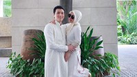 Syahrini menuliskan Hari Raya Lebaran tahun ini penuh dengan cinta. Foto: dok. Instagram Syahrini