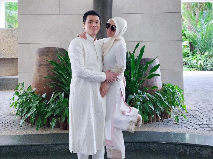 Syahrini dan Reino Barack