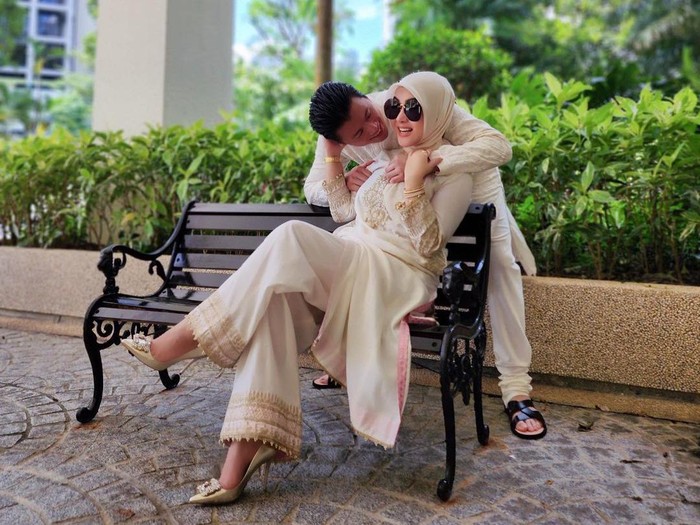 Syahrini dan Reino Barack