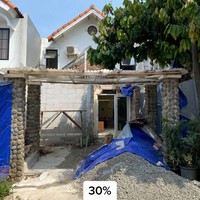 Transformasi rumah tua menjadi modern dan minimalis itu dibagikan oleh akun TikTok @livinglovingnet. Akun tersebut membagikan tahap-tahap renovasi rumah hingga bisa jadi bergaya modern. Foto: TikTok/@livinglovingnet