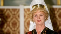 Setelah itu, Vignis meresmikan Pusat Internasional Multi Bahasa dan Pemahaman Antar Budaya Vigdis di Reykjavik di bawah naungan UNESCO. Getty Images/John Shelley Collection/Avalon