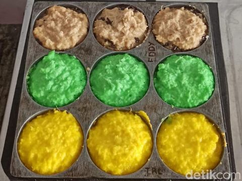 Wingko warna-warni khas Lamongan