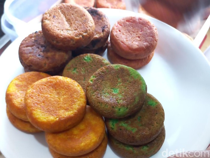 Wingko warna-warni khas Lamongan
