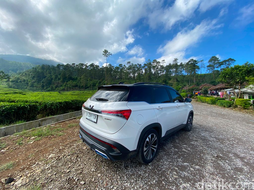 Wuling Almaz Hybrid