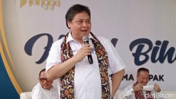 Menko Perekonomian sekaligus Ketum DPP Partai Golkar, Airlangga Hartarto berkunjung ke Purworejo, Jawa Tengah, Jumat (28/4/2023).