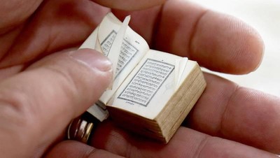 Al-Quran Seukuran Prangko di Albania yang Punya Sejarah Unik