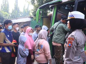 Reduksi Kemacetan, Polisi Tuban Antar Balik 175 Pemudik ke Jakarta