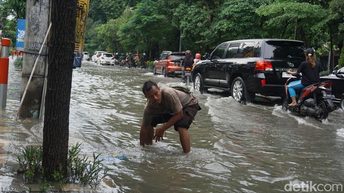 Banjir Mayjend Sungkono Surabaya